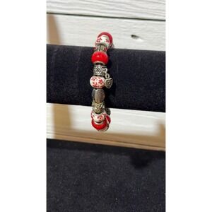 Red White Floral Bead Charm Bracelet Silver Tone Heart Detail